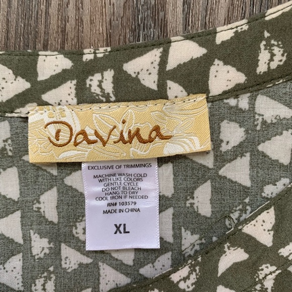 Women Top - Picture 5 of 6